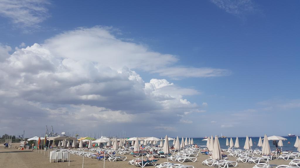 Alex Beach Apartment 31 Larnaca Exterior foto